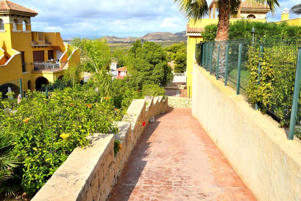 Apartamento con hermoso jardín y AC Isla Plana Exterior foto