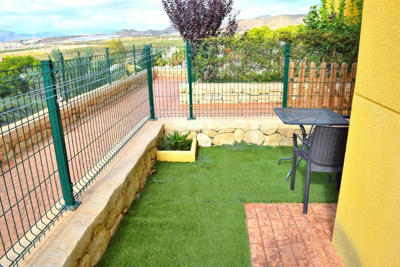 Apartamento con hermoso jardín y AC Isla Plana Exterior foto