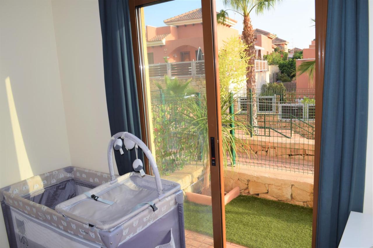 Apartamento con hermoso jardín y AC Isla Plana Exterior foto