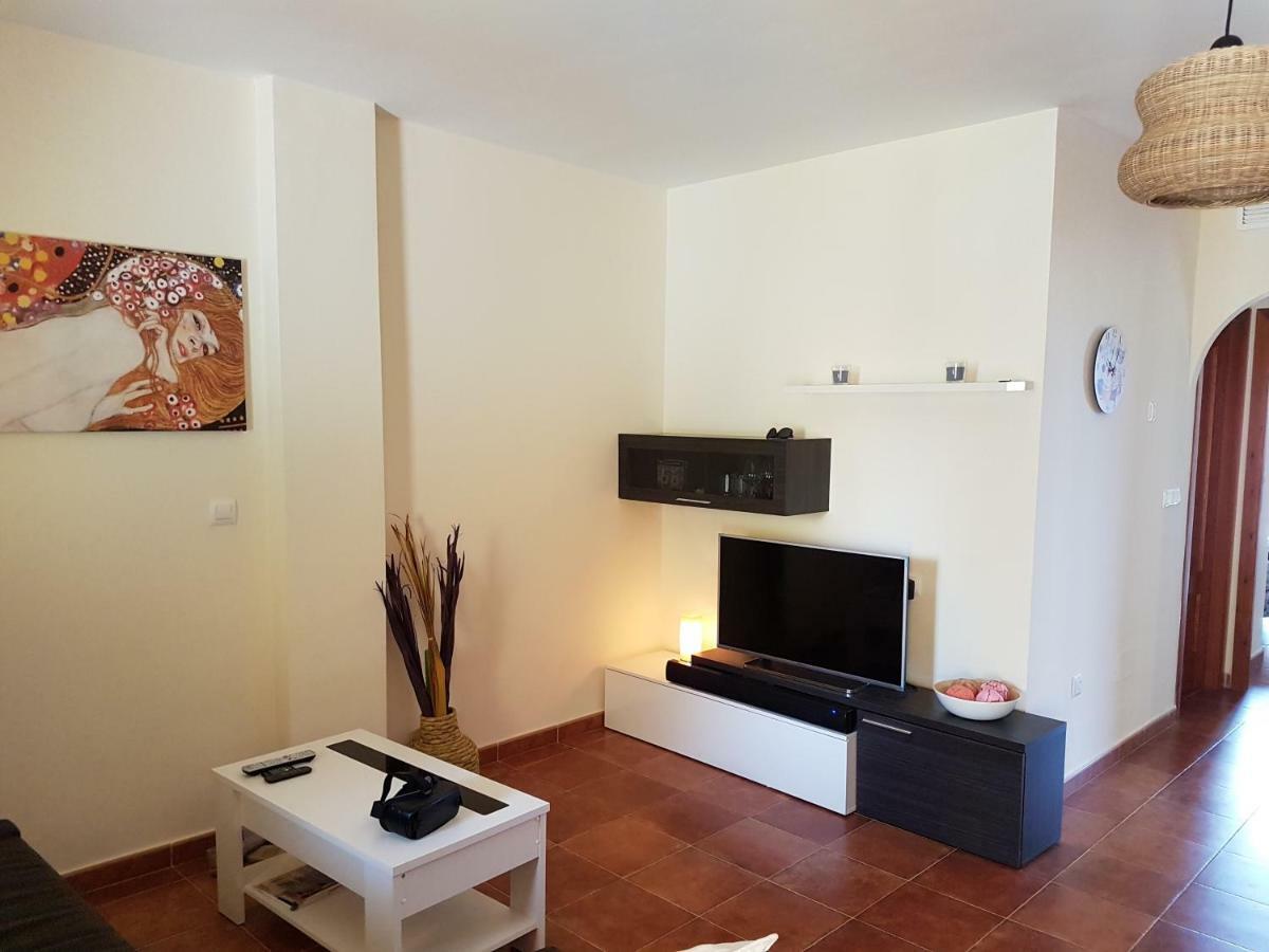 Apartamento con hermoso jardín y AC Isla Plana Exterior foto